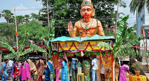  Major stipulations followed traditionally are as follows: One should go to temple after a bath, wearing washed clothes in traditional way,